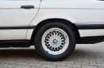 BMW 740i 1992 года (UK)